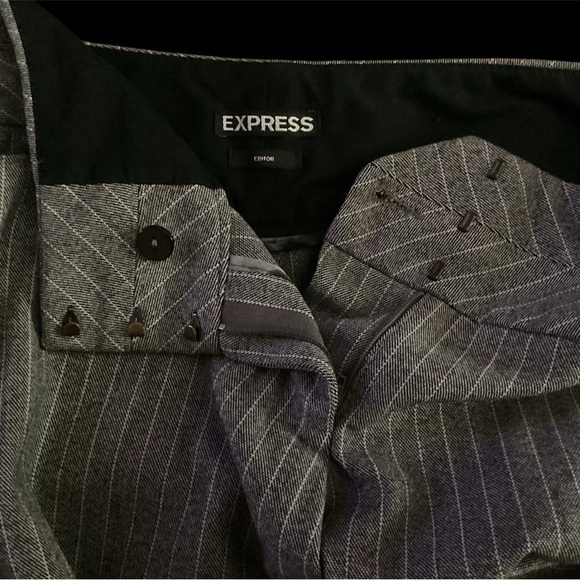 EXPRESS GRAY WITH WHITE PINSTRIPE PANTS SIZE 4 WITH 32” INSEAM GENTLY WORN - Picture 3 of 3